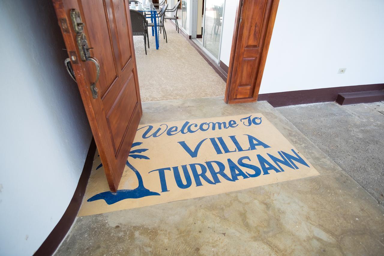 Villa Turrasann Runaway Bay Buitenkant foto
